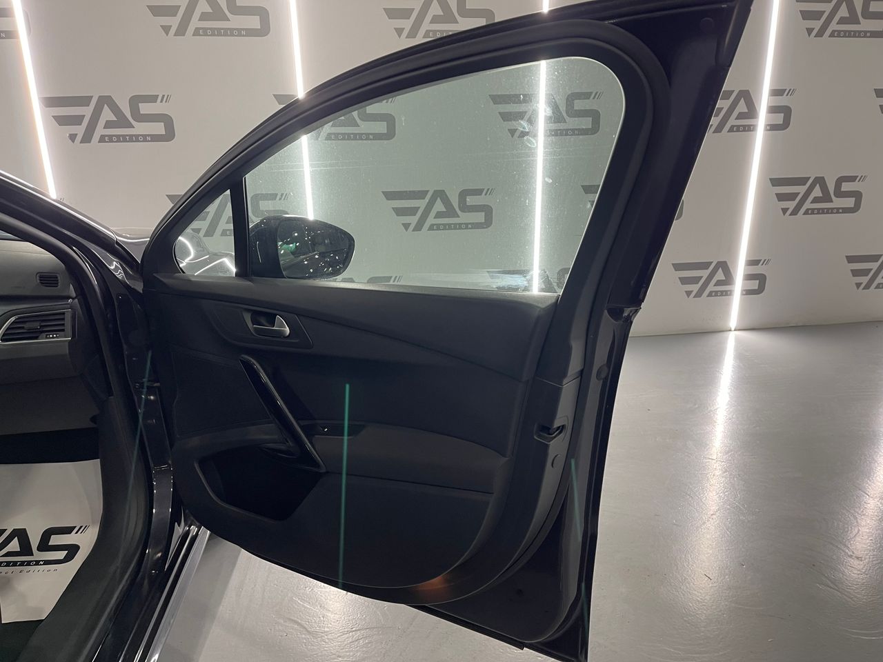 Imagen 98 del Peugeot 508 en Auto Select Edition, Figueres