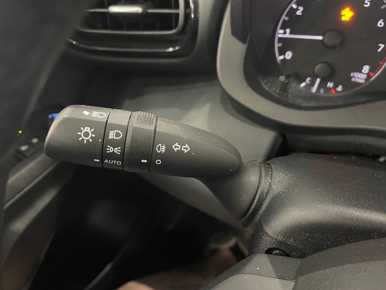 Imagen 108 del Toyota Yaris en Auto Select Edition, Figueres