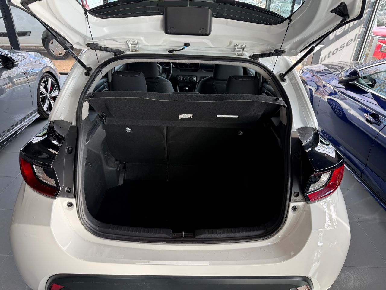 Imagen 11 del Toyota Yaris en Auto Select Edition, Figueres