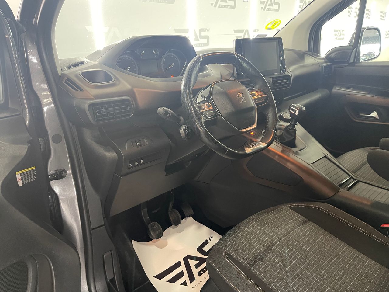 Imagen 122 del Peugeot Rifter en Auto Select Edition, Figueres