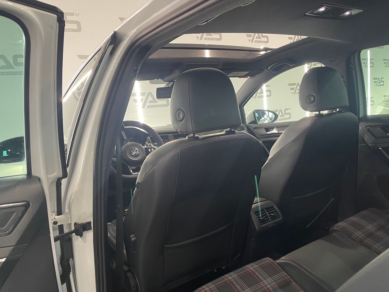 Imagen 106 del Volkswagen Golf en Auto Select Edition, Figueres