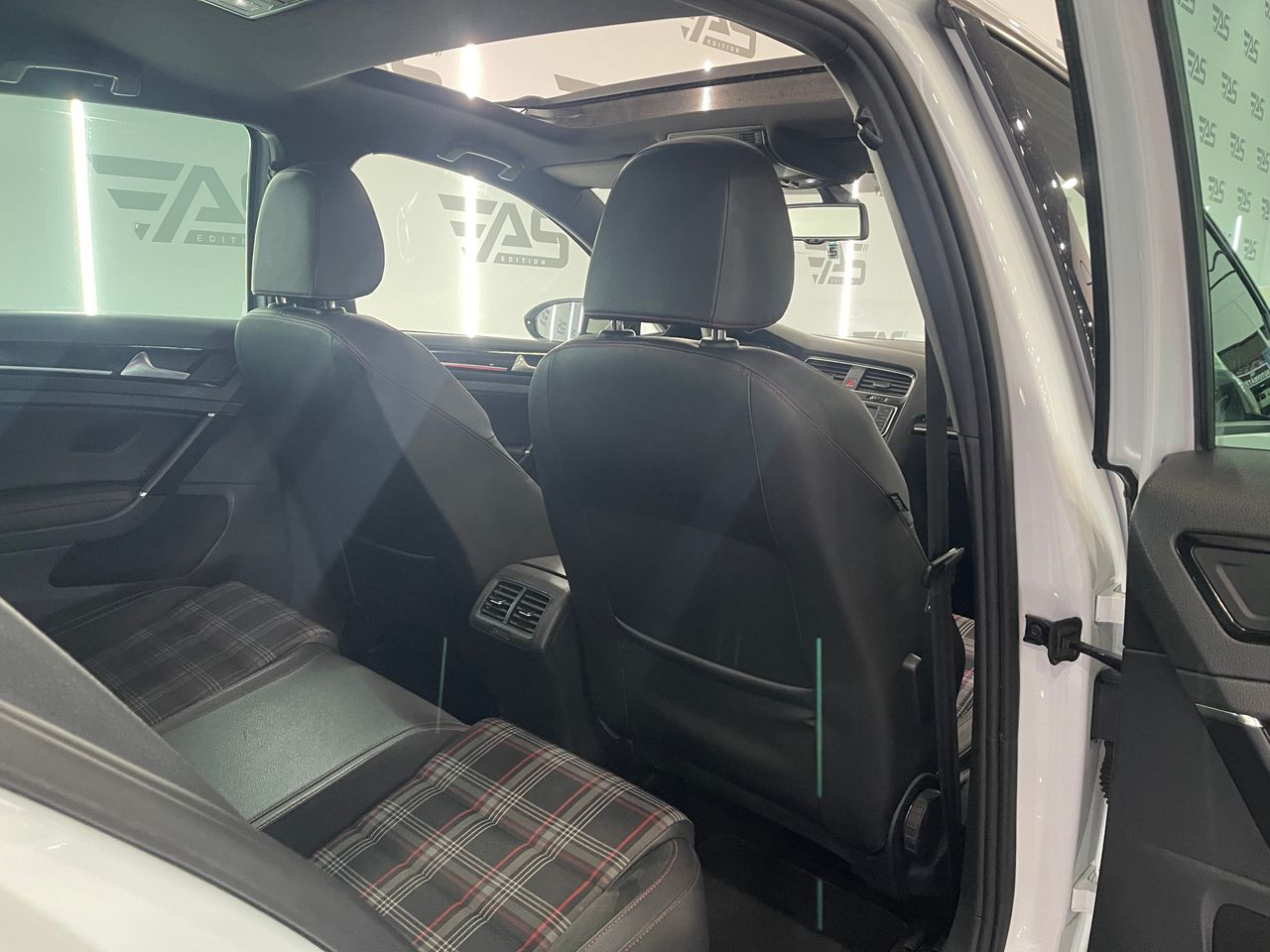 Imagen 82 del Volkswagen Golf en Auto Select Edition, Figueres