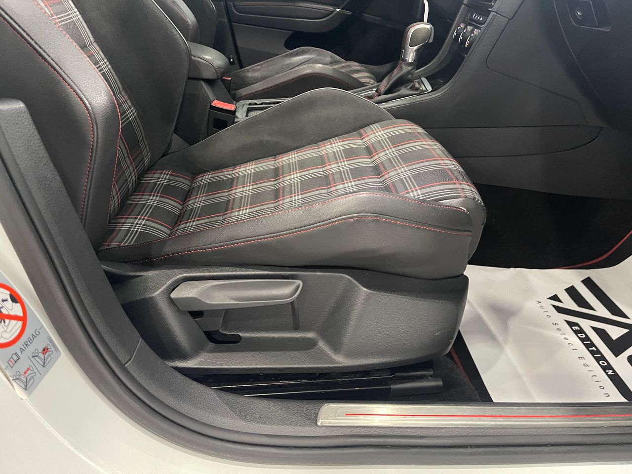 Imagen 124 del Volkswagen Golf en Auto Select Edition, Figueres