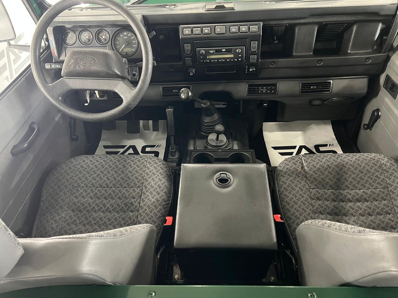 Imagen 99 del Land-Rover Defender en Auto Select Edition, Figueres