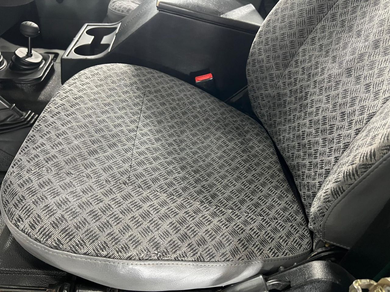 Imagen 107 del Land-Rover Defender en Auto Select Edition, Figueres