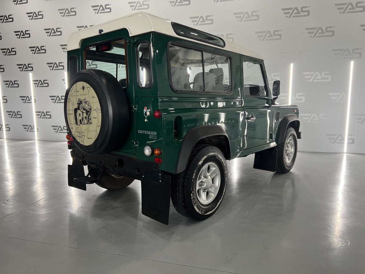 Imagen 4 del Land-Rover Defender en Auto Select Edition, Figueres
