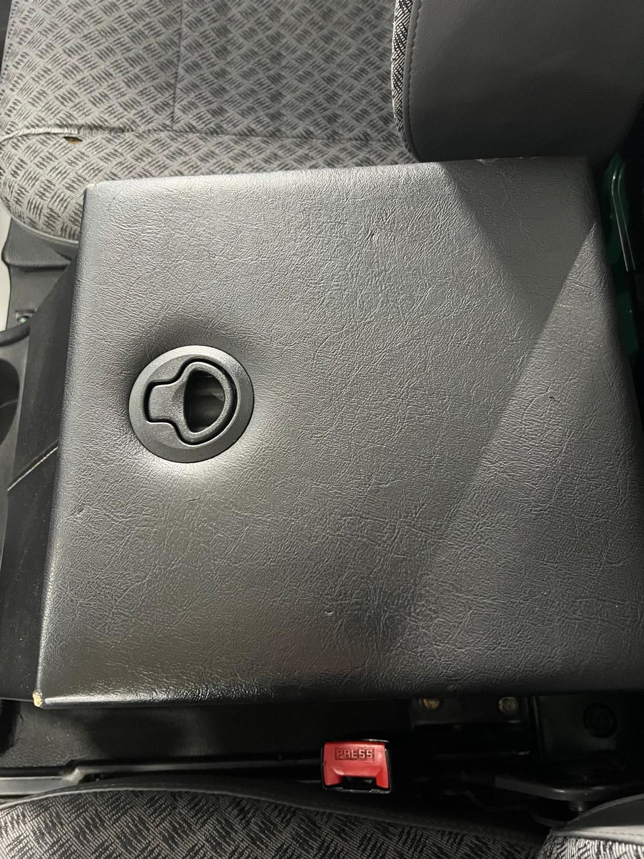 Imagen 84 del Land-Rover Defender en Auto Select Edition, Figueres