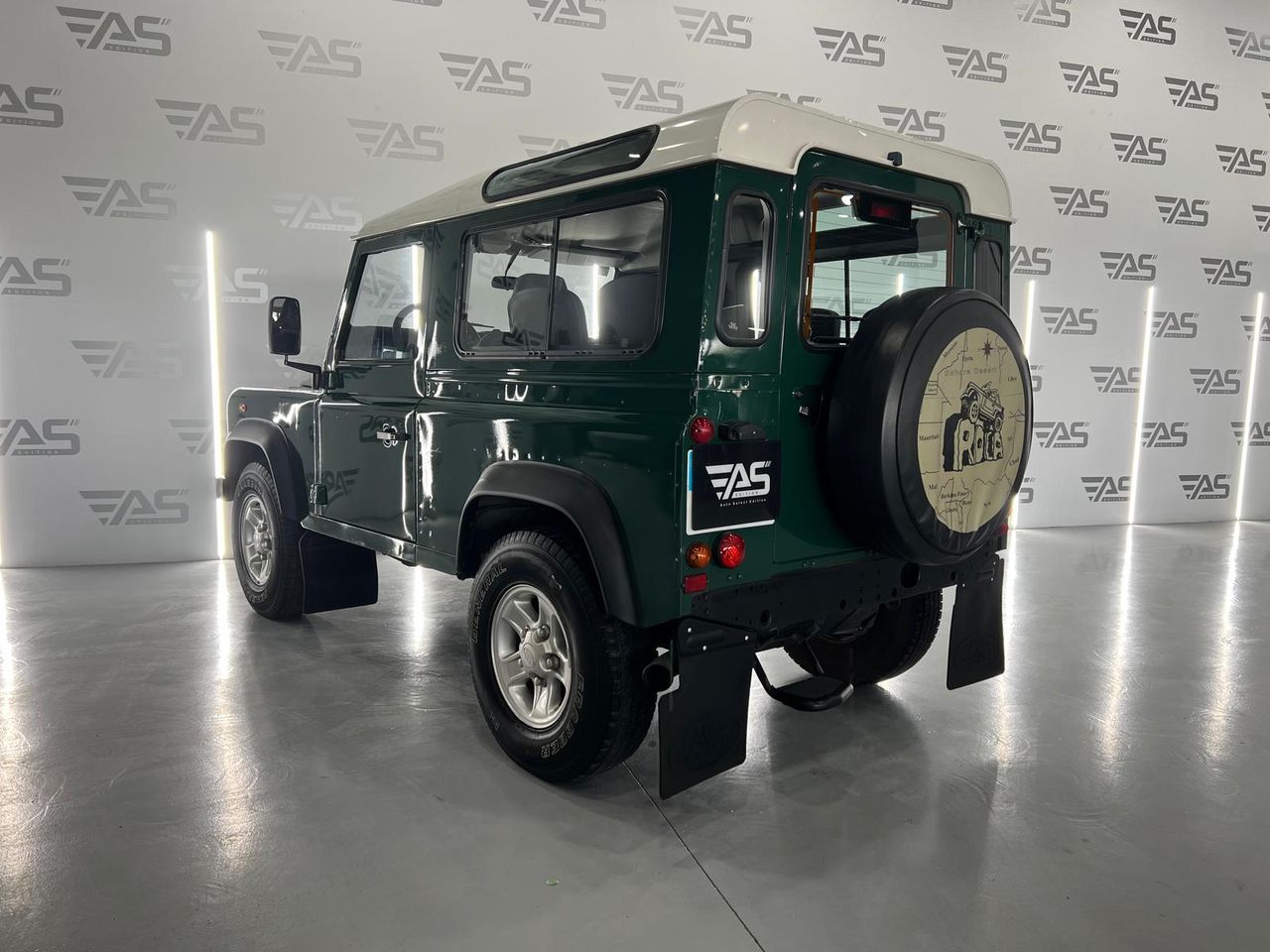 Imagen 5 del Land-Rover Defender en Auto Select Edition, Figueres