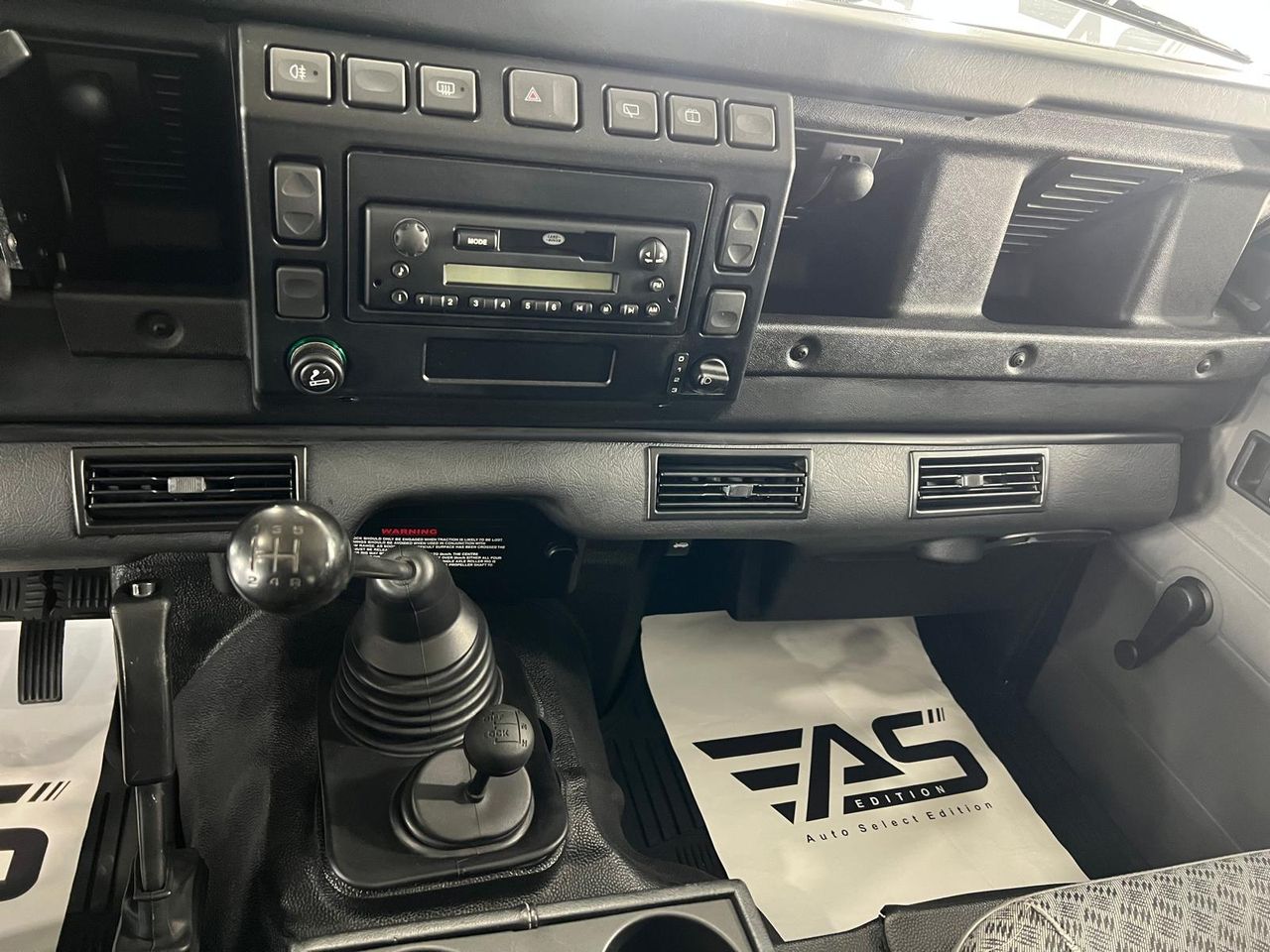 Imagen 82 del Land-Rover Defender en Auto Select Edition, Figueres