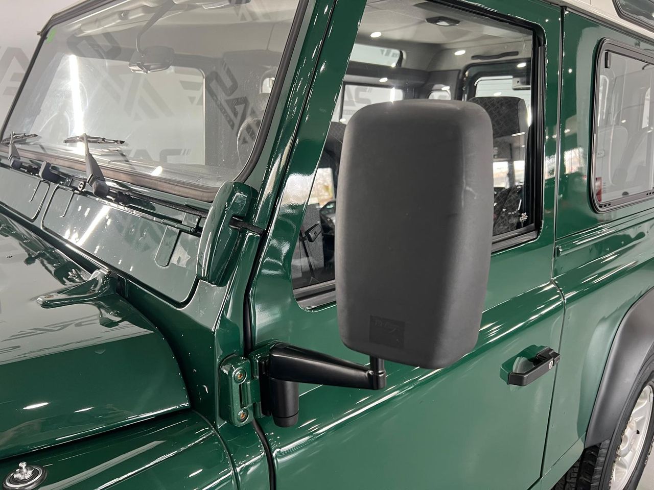 Imagen 8 del Land-Rover Defender en Auto Select Edition, Figueres