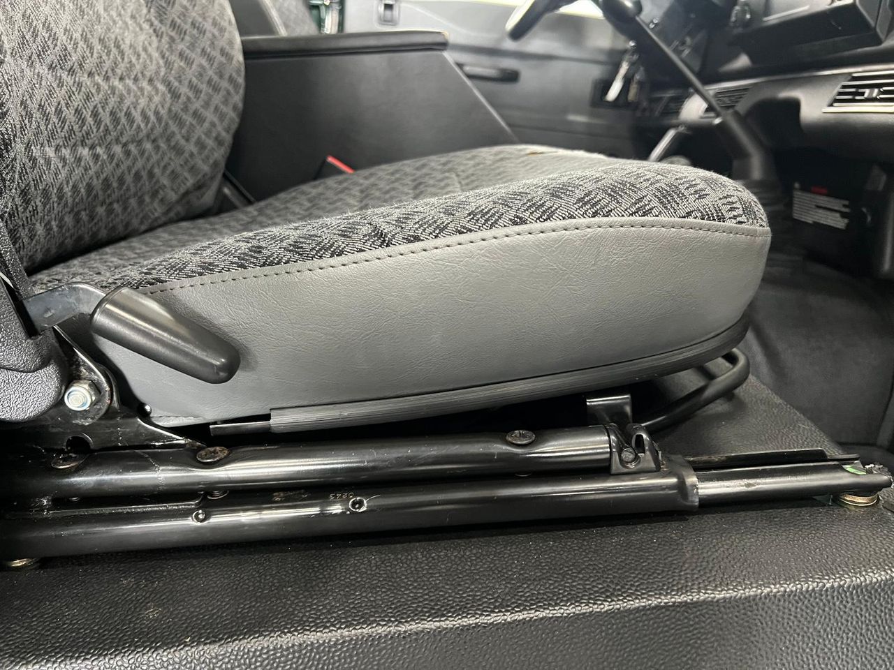 Imagen 89 del Land-Rover Defender en Auto Select Edition, Figueres