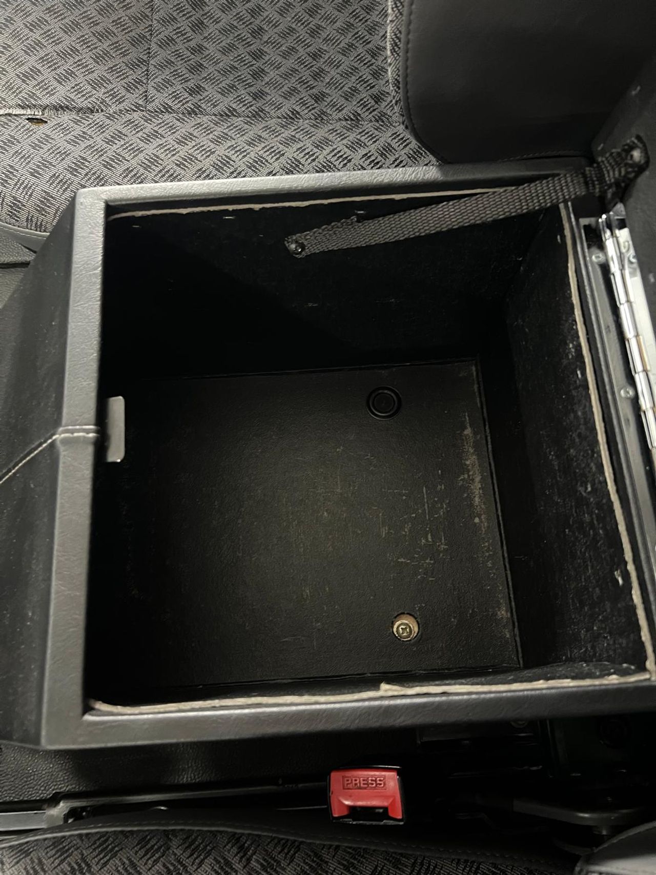 Imagen 72 del Land-Rover Defender en Auto Select Edition, Figueres