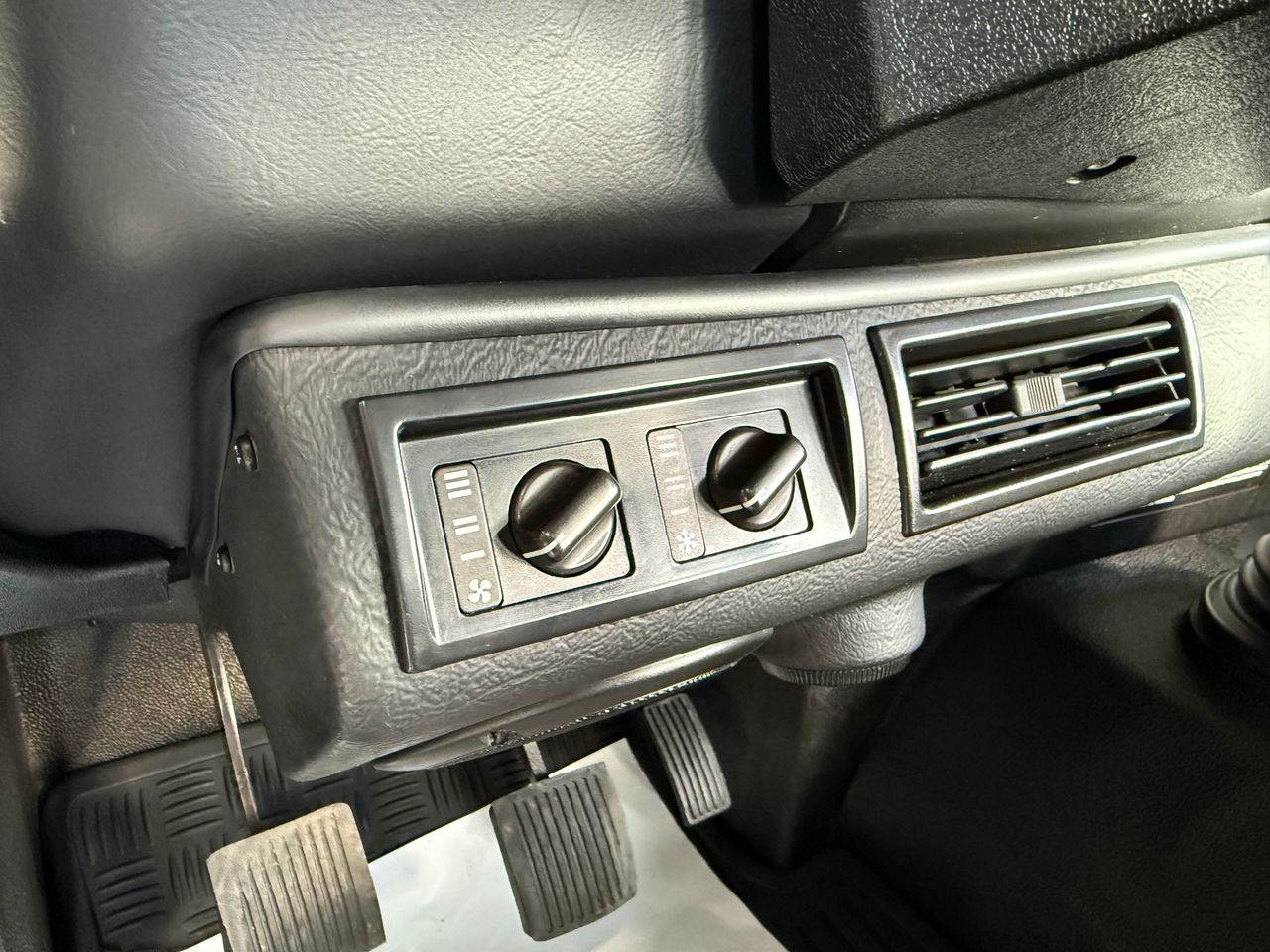 Imagen 55 del Land-Rover Defender en Auto Select Edition, Figueres