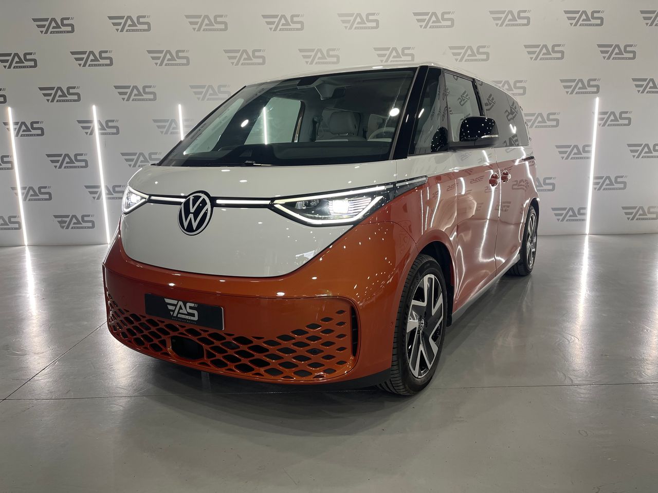 Volkswagen ID.BUZZ ID. Buzz 1st Edition Batalla Corta 150 kW (204 CV) 77 kWh 5 asientos – FULL EXTRAS !!!