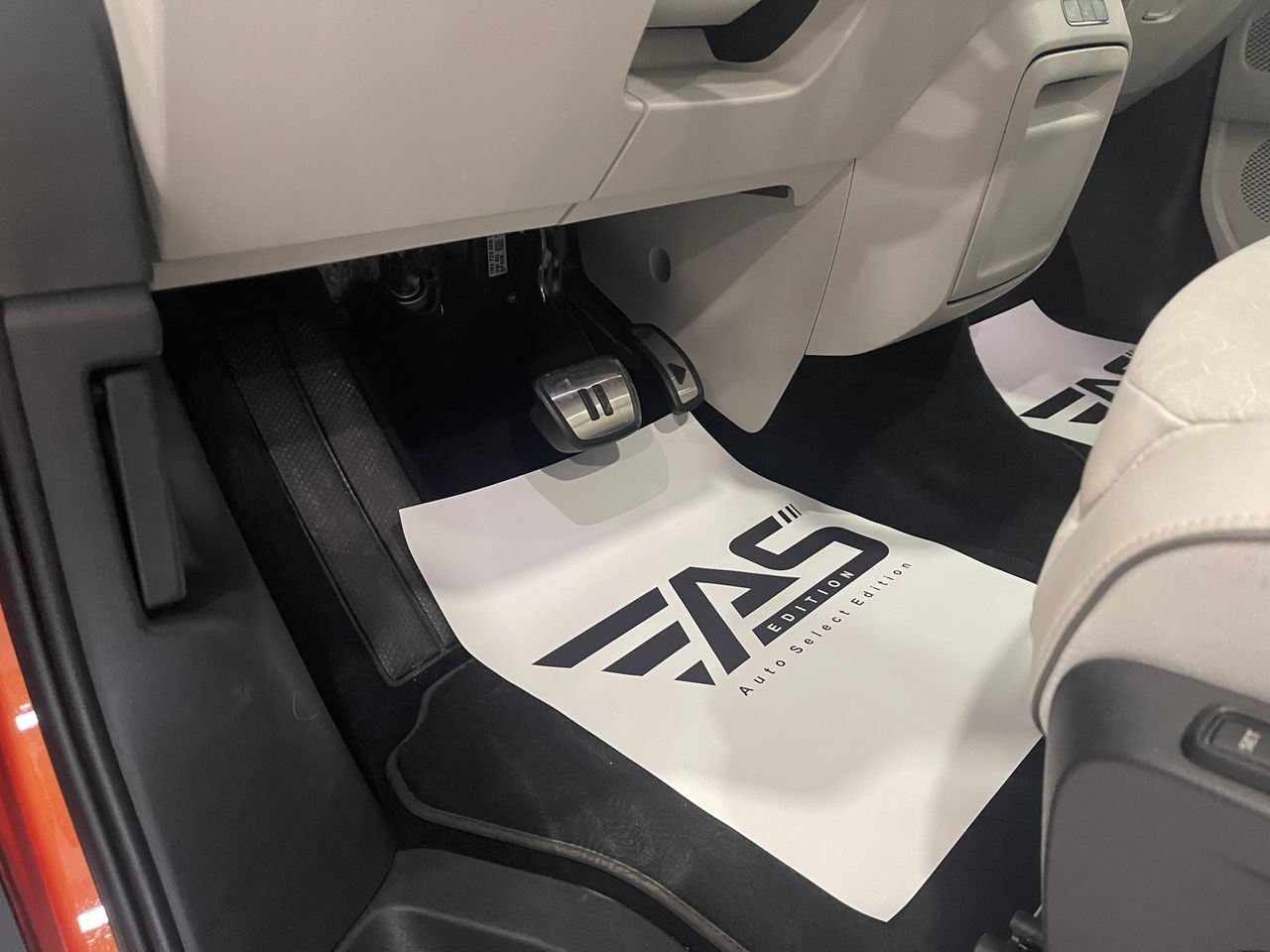 Imagen 98 del Volkswagen ID.BUZZ en Auto Select Edition, Figueres