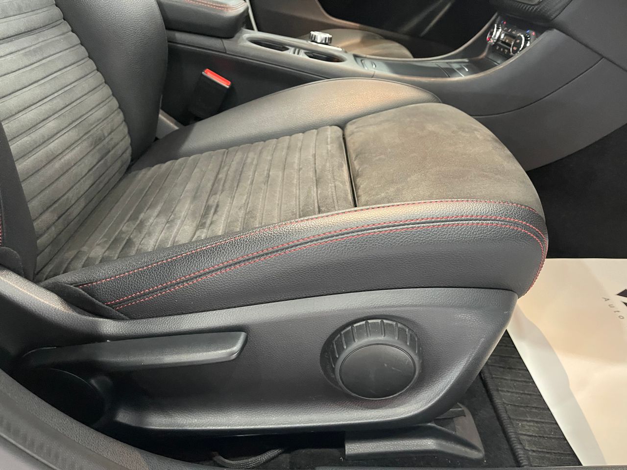 Imagen 111 del Mercedes 200 en Auto Select Edition, Figueres