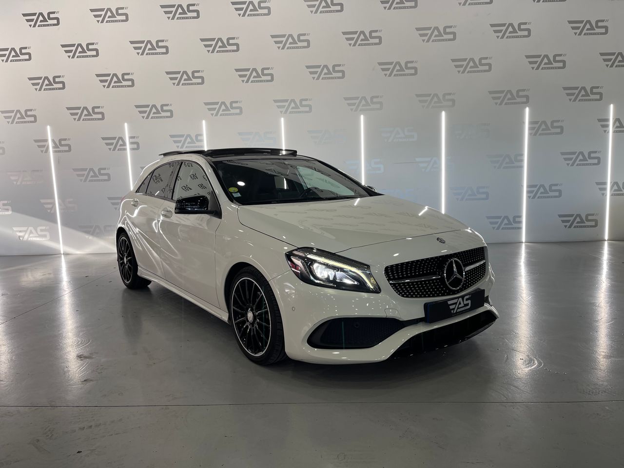 Imagen 3 del Mercedes 200 en Auto Select Edition, Figueres