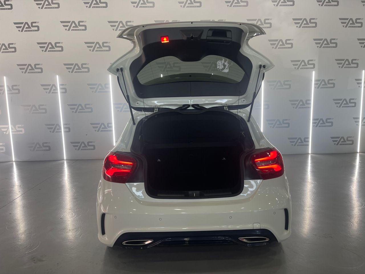Imagen 58 del Mercedes 200 en Auto Select Edition, Figueres