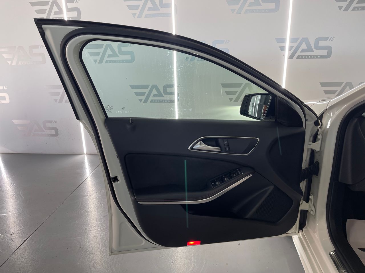 Imagen 69 del Mercedes 200 en Auto Select Edition, Figueres