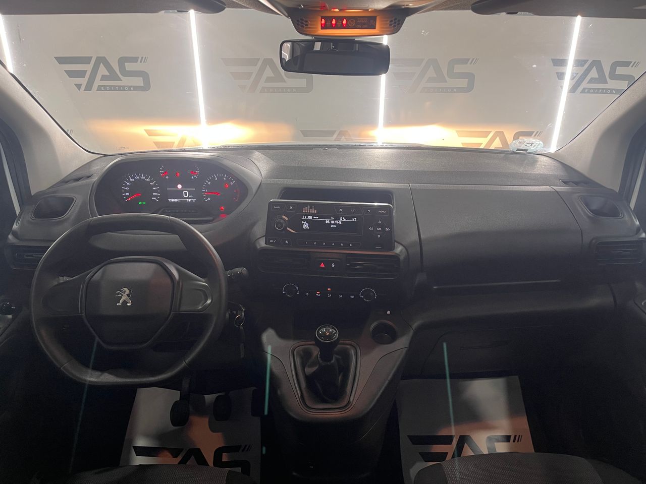 Imagen 92 del Peugeot Rifter en Auto Select Edition, Figueres
