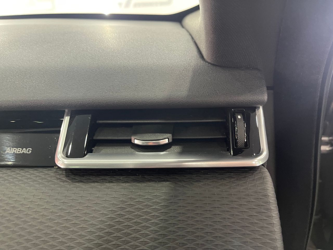 Imagen 127 del Land-Rover Range Rover Velar en Auto Select Edition, Figueres