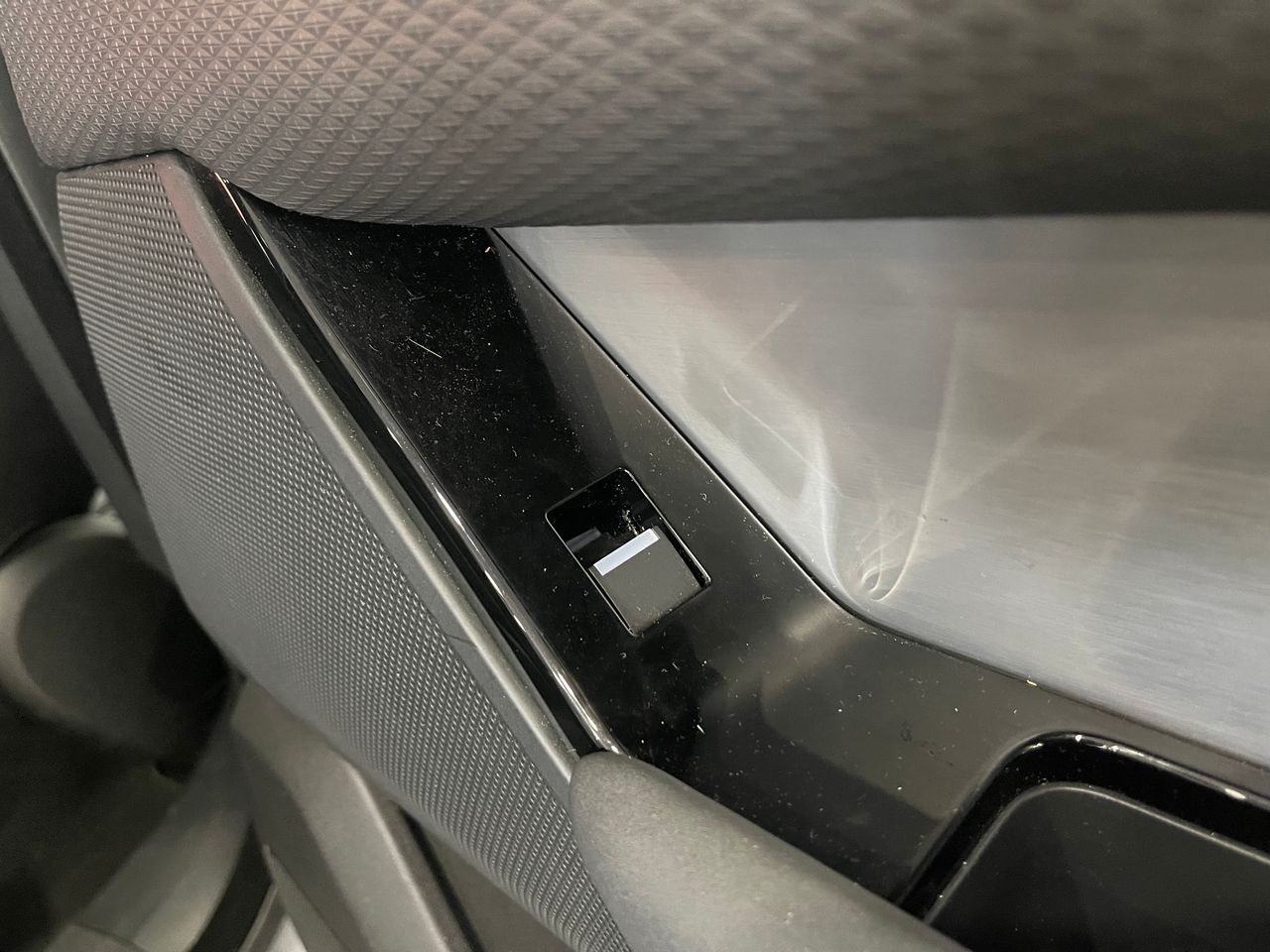 Imagen 113 del Land-Rover Range Rover Velar en Auto Select Edition, Figueres