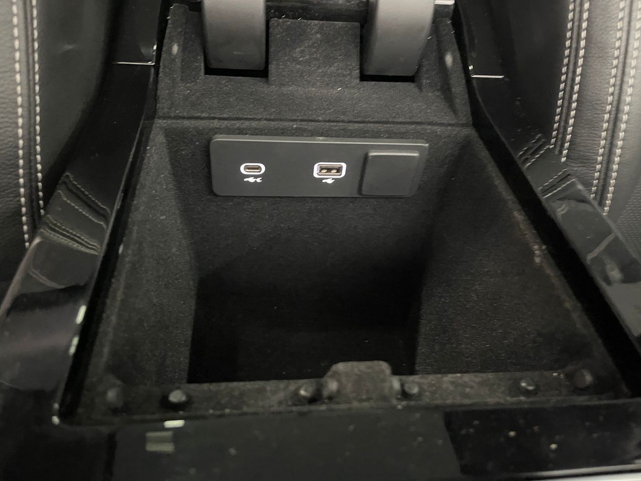 Imagen 133 del Land-Rover Range Rover Velar en Auto Select Edition, Figueres