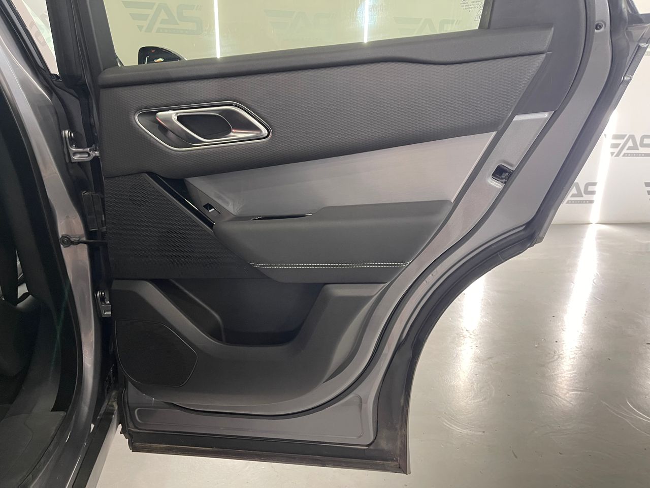 Imagen 112 del Land-Rover Range Rover Velar en Auto Select Edition, Figueres