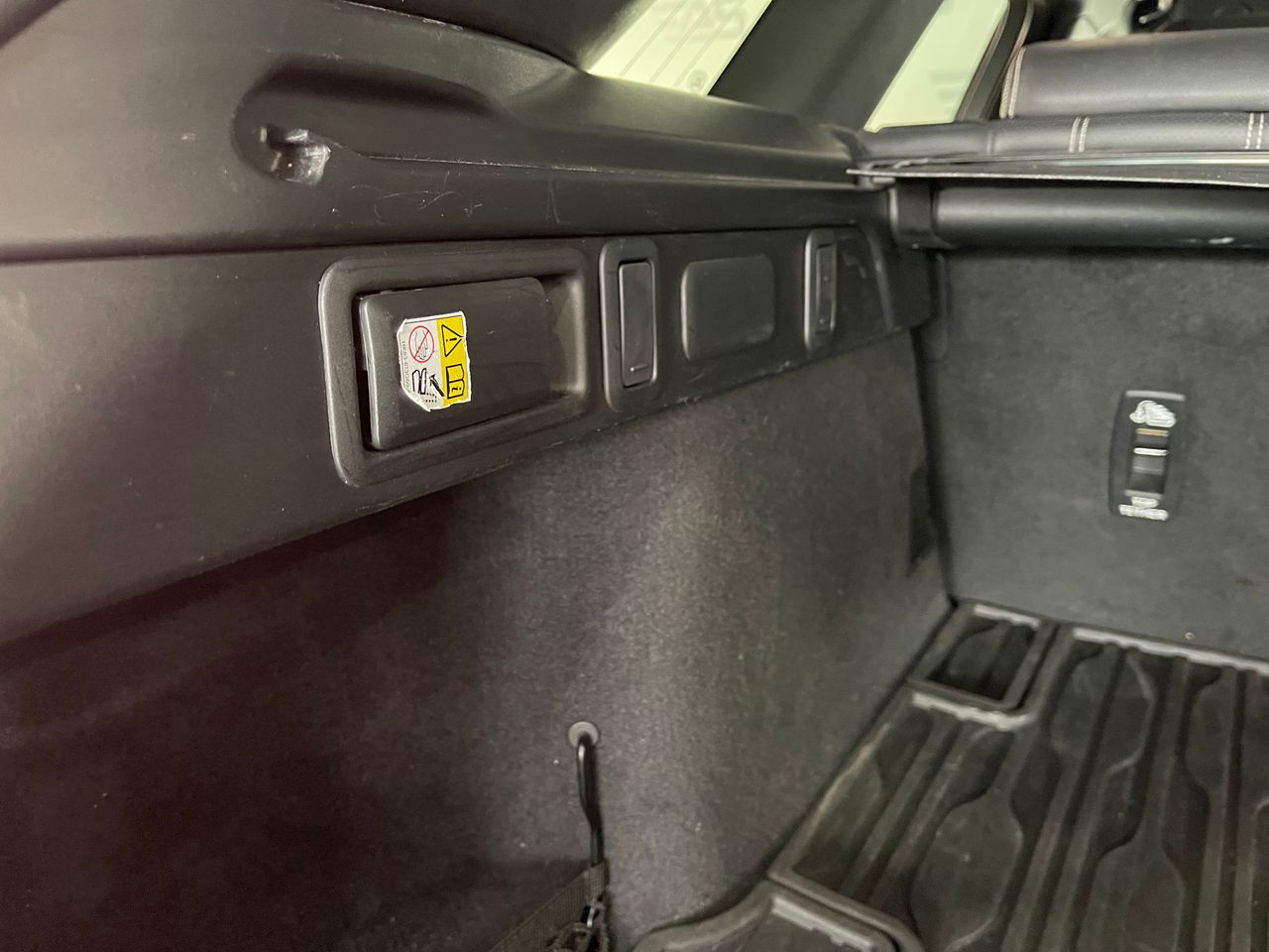 Imagen 73 del Land-Rover Range Rover Velar en Auto Select Edition, Figueres