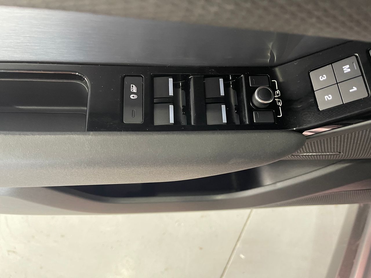 Imagen 92 del Land-Rover Range Rover Velar en Auto Select Edition, Figueres