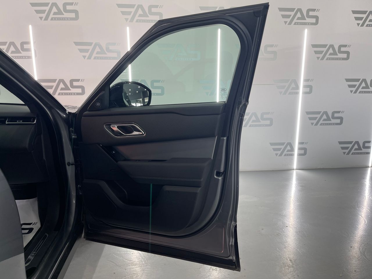 Imagen 118 del Land-Rover Range Rover Velar en Auto Select Edition, Figueres