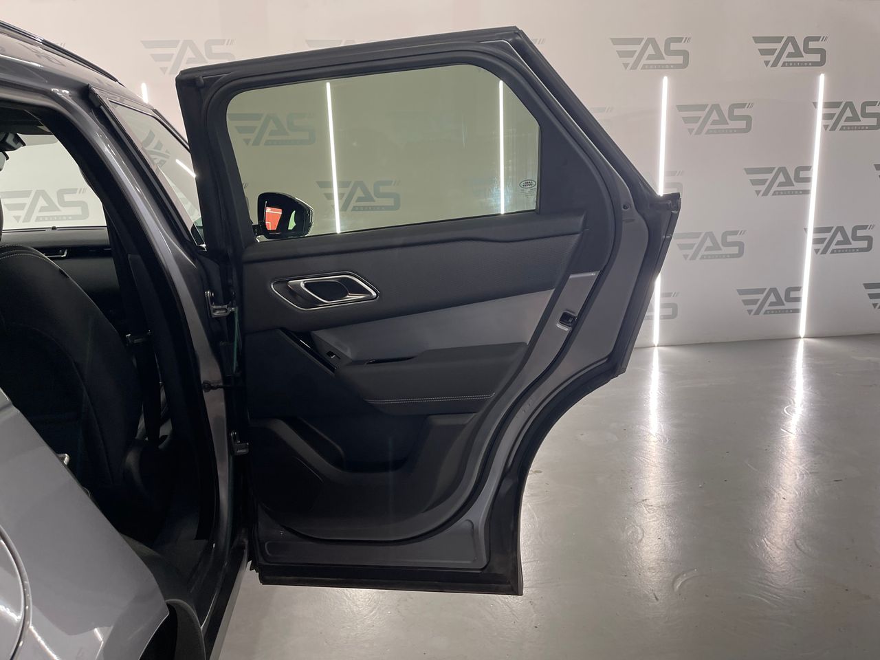 Imagen 117 del Land-Rover Range Rover Velar en Auto Select Edition, Figueres