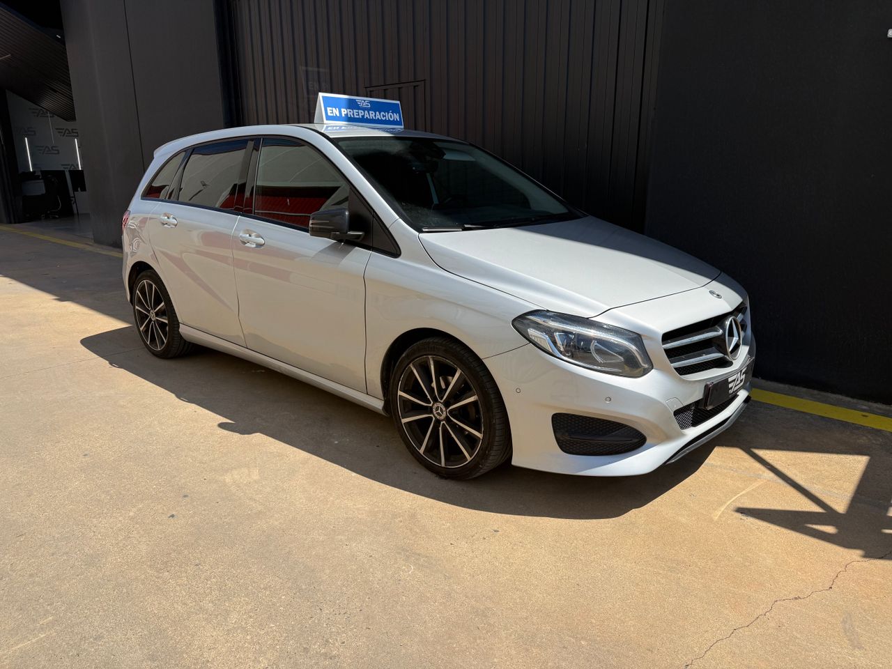 Mercedes Clase B 180 CDI AMG Line – IMPECABLE !!!