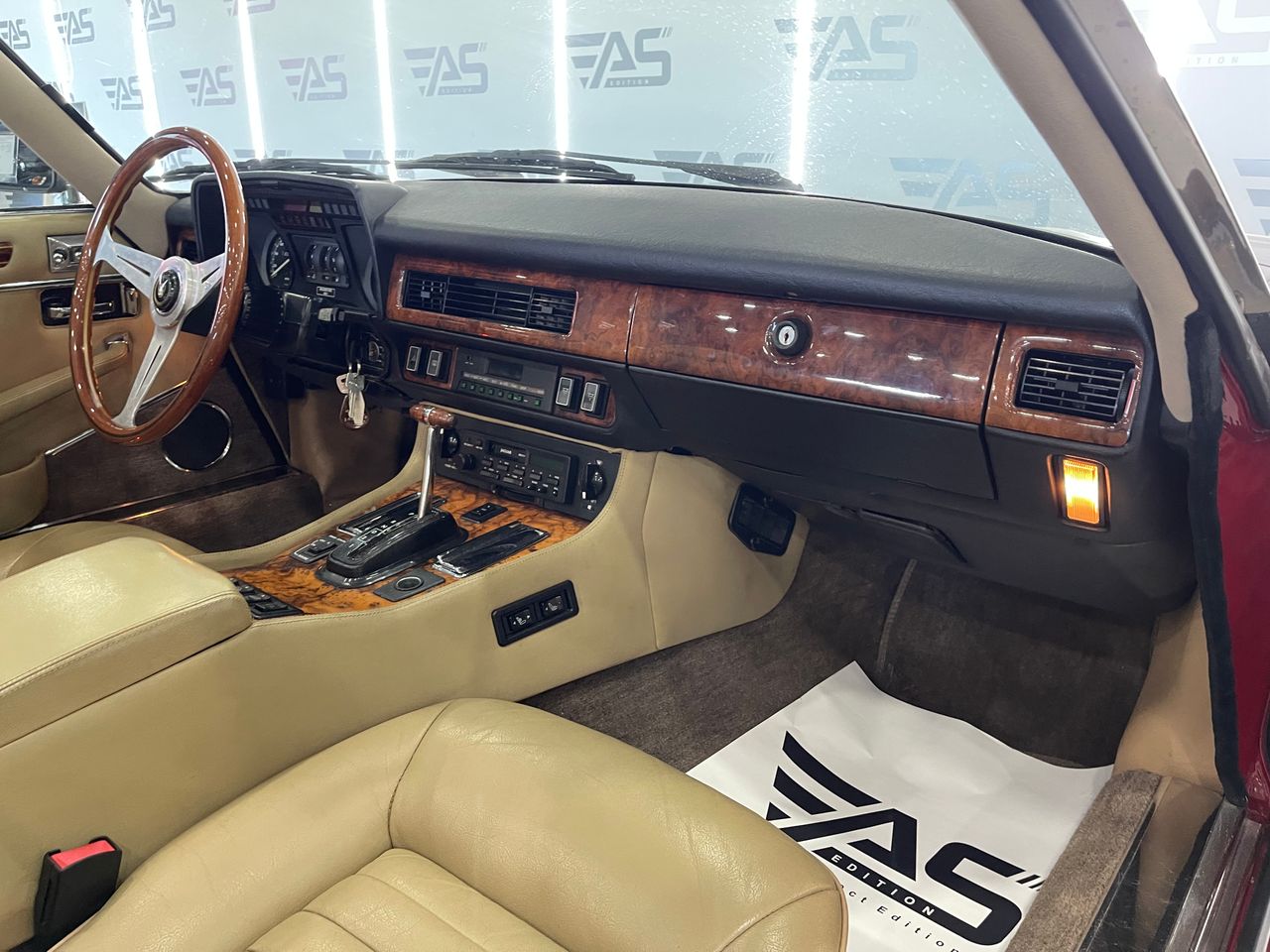 Imagen 103 del Jaguar XJ en Auto Select Edition, Figueres