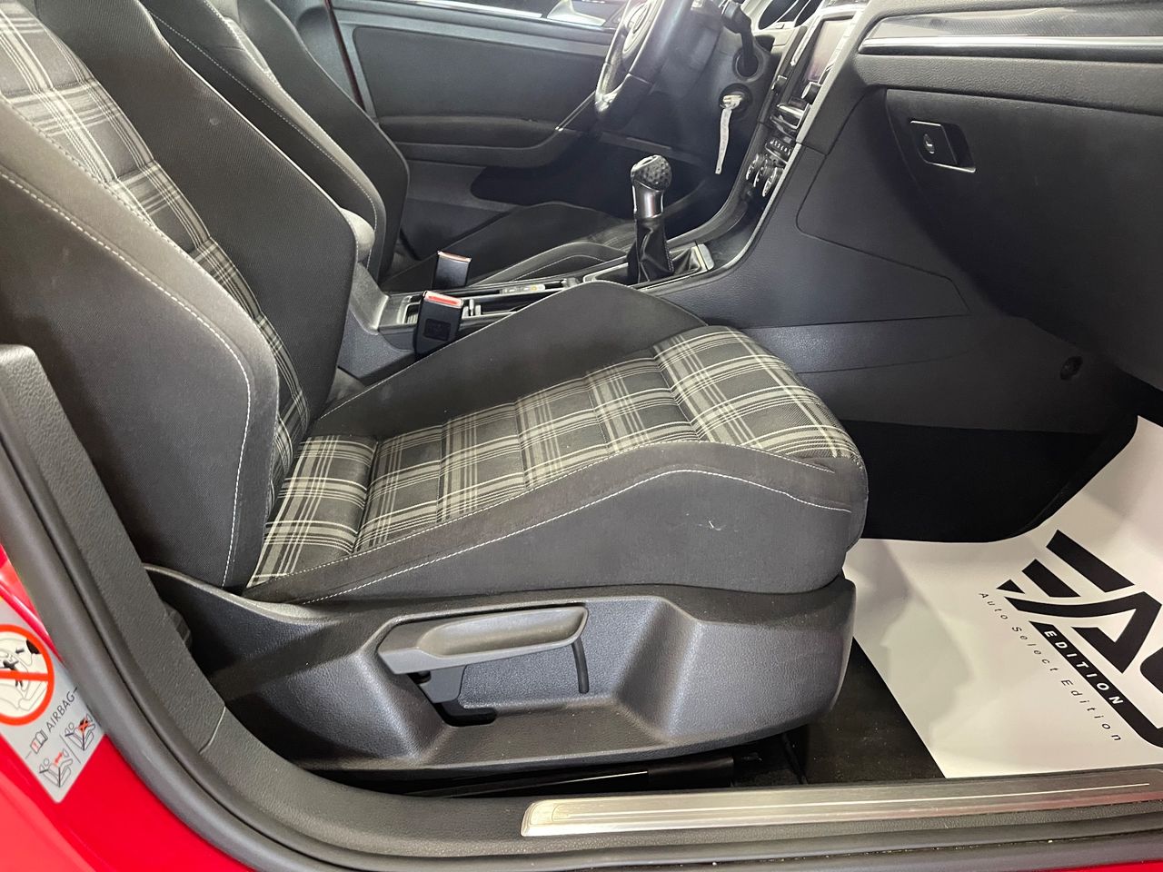 Imagen 143 del Volkswagen Golf en Auto Select Edition, Figueres