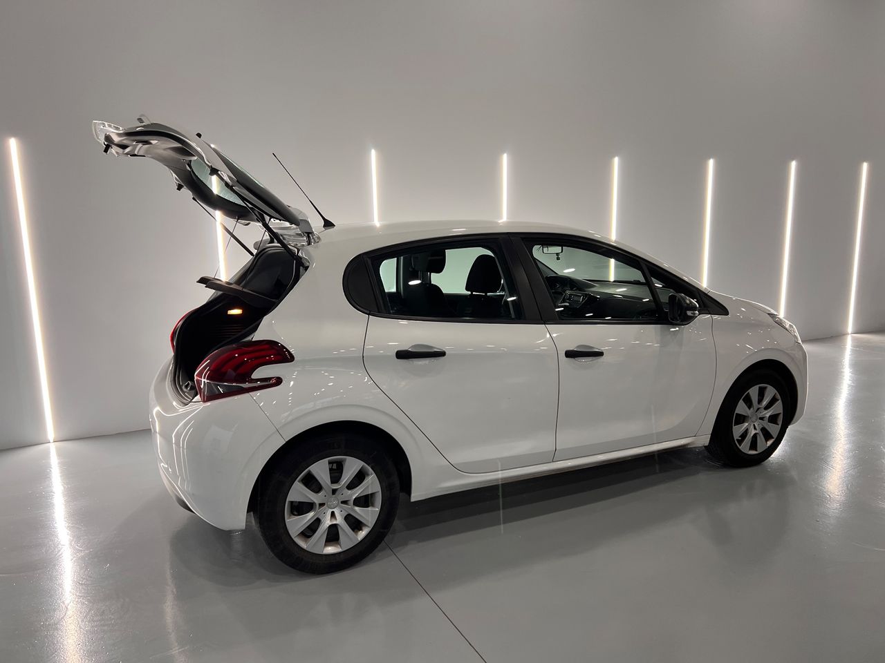Imagen 43 del Peugeot 208 en Auto Select Edition, Palafrugell