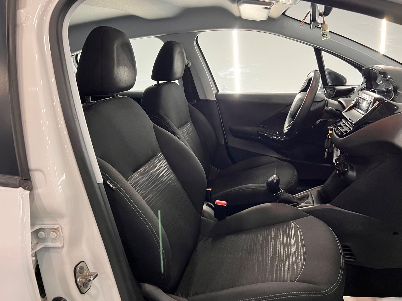 Imagen 53 del Peugeot 208 en Auto Select Edition, Palafrugell