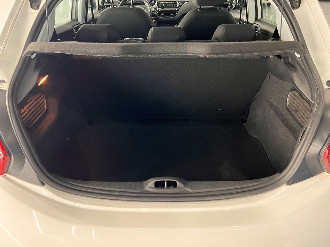 Imagen 41 del Peugeot 208 en Auto Select Edition, Palafrugell