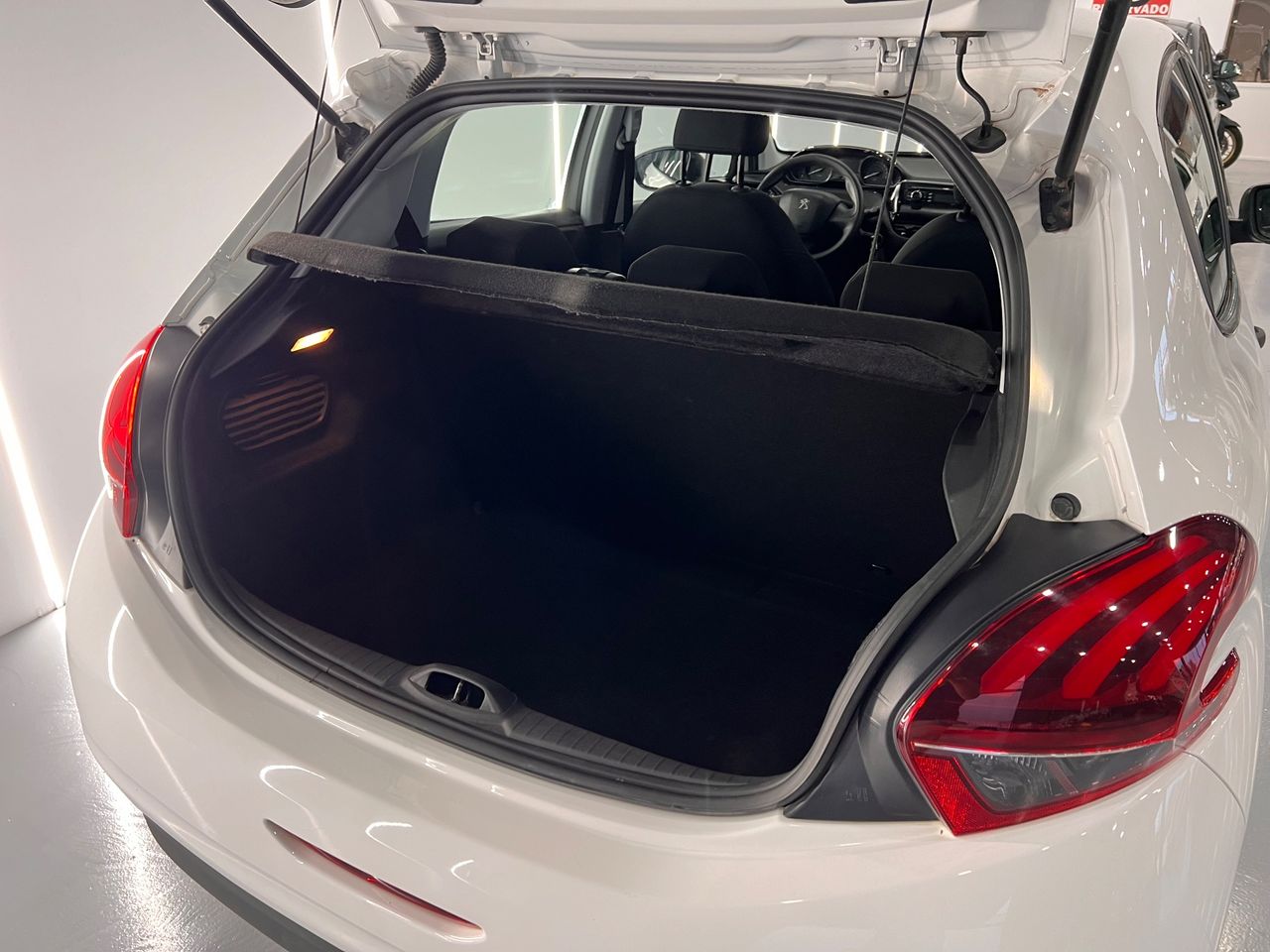 Imagen 42 del Peugeot 208 en Auto Select Edition, Palafrugell