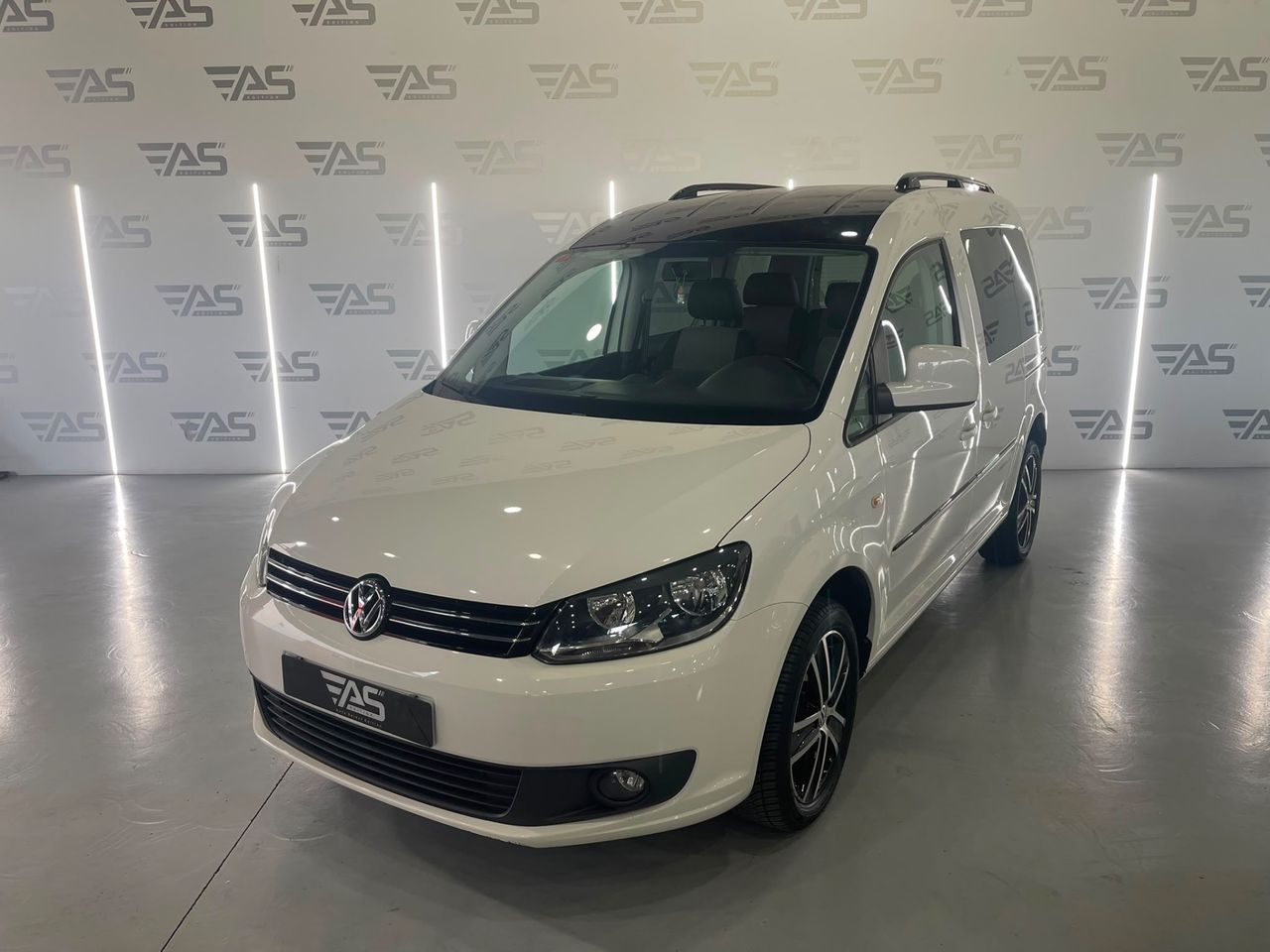 Volkswagen Caddy Comfortline Edition 1.6 TDI 102cv BMT 5p – IMPECABLE !!!