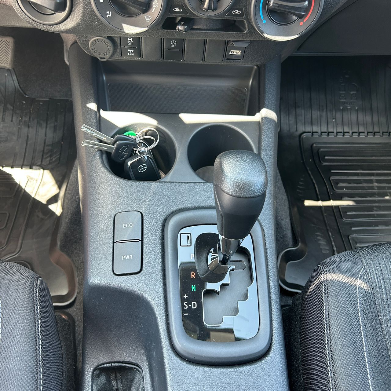 Toyota Hilux Doble Cabina - Foto 14