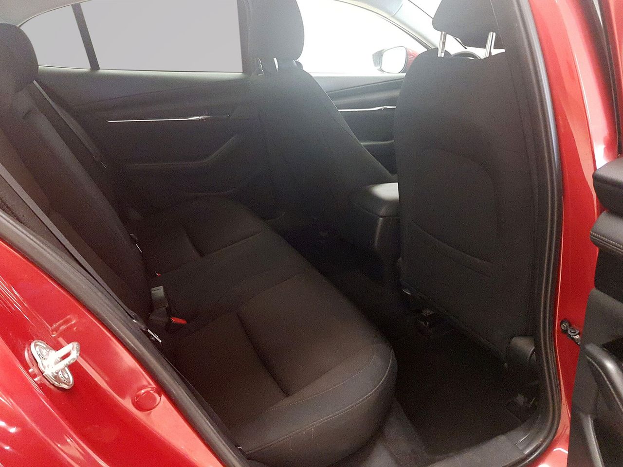 Mazda 3 1.8 SKYACTIV-D EVOLUTION - Foto 2