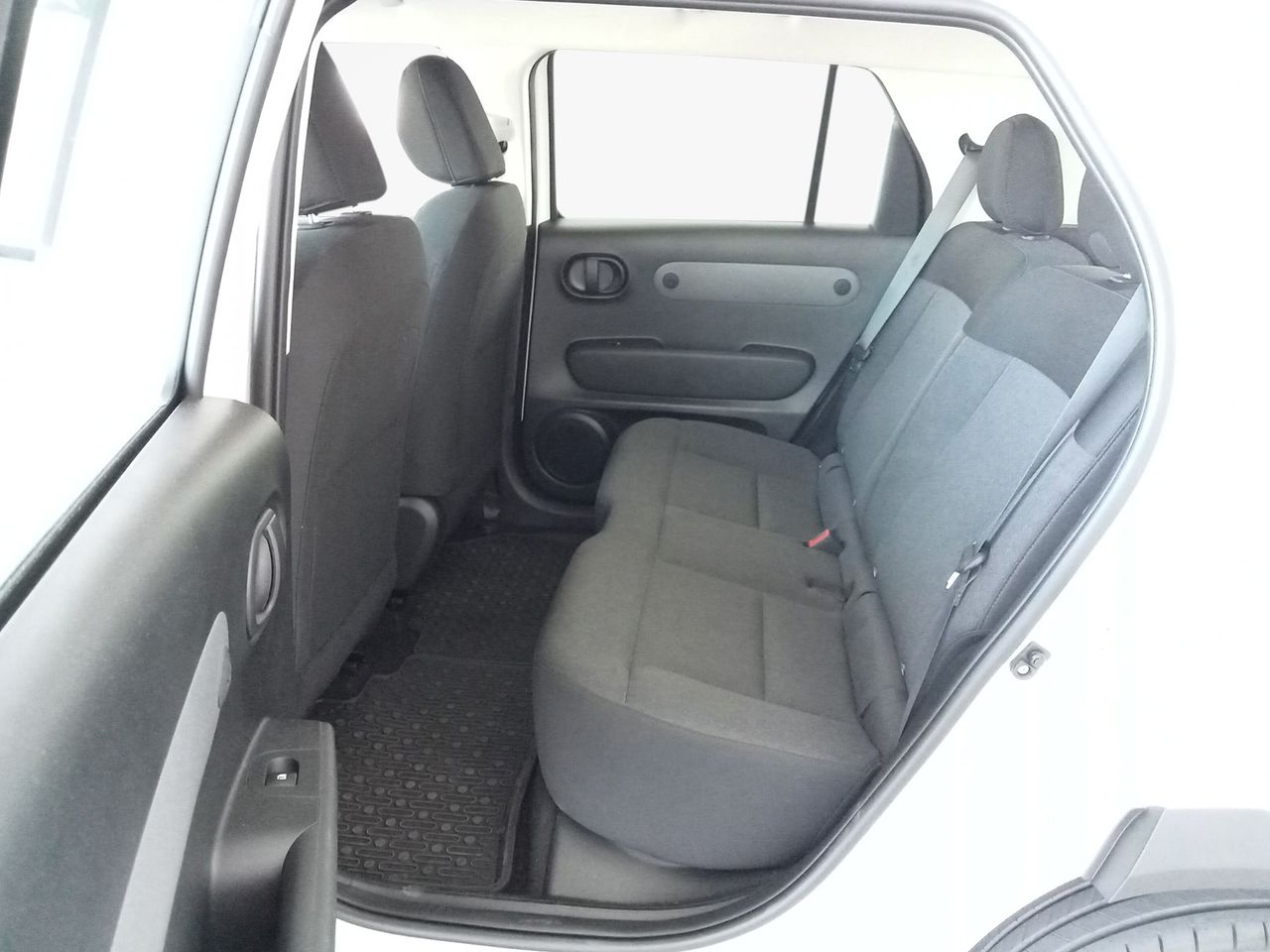Hyundai Inster 42KWH 71KW (97CV) Klass - Foto 2