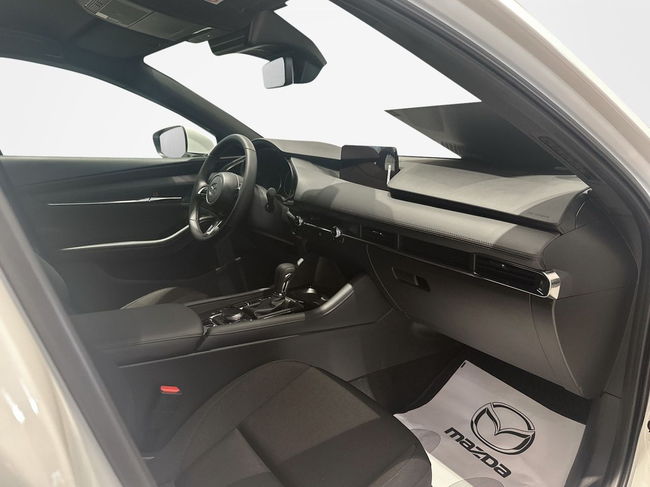 Mazda 3 2.5L E-SKY G MHEV 103kW Centre-line - Foto 2