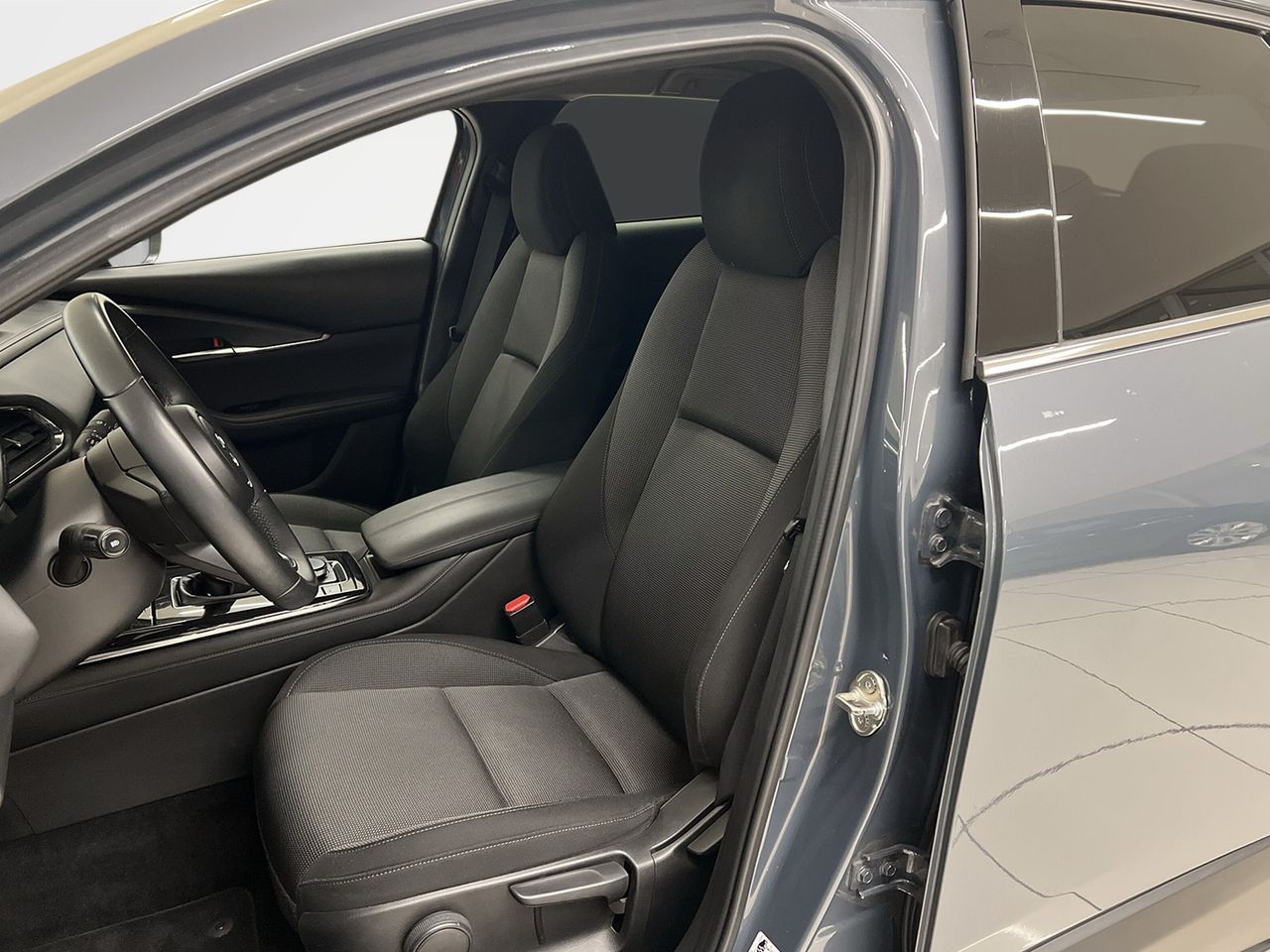 Mazda CX-30 e-SKYACTIV-X 2.0 137kW Zenith (186 CV) MT 2WD POLYMETAL GRAY M - Foto 2