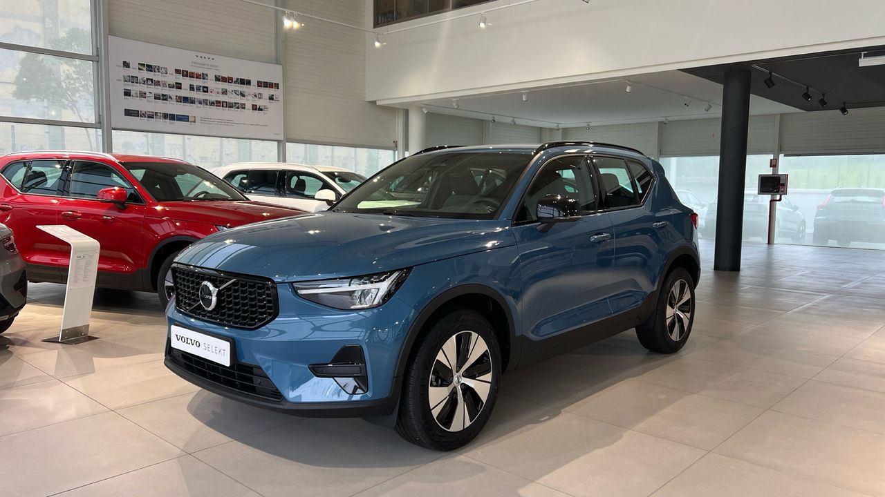 volvo xc40 2024 /