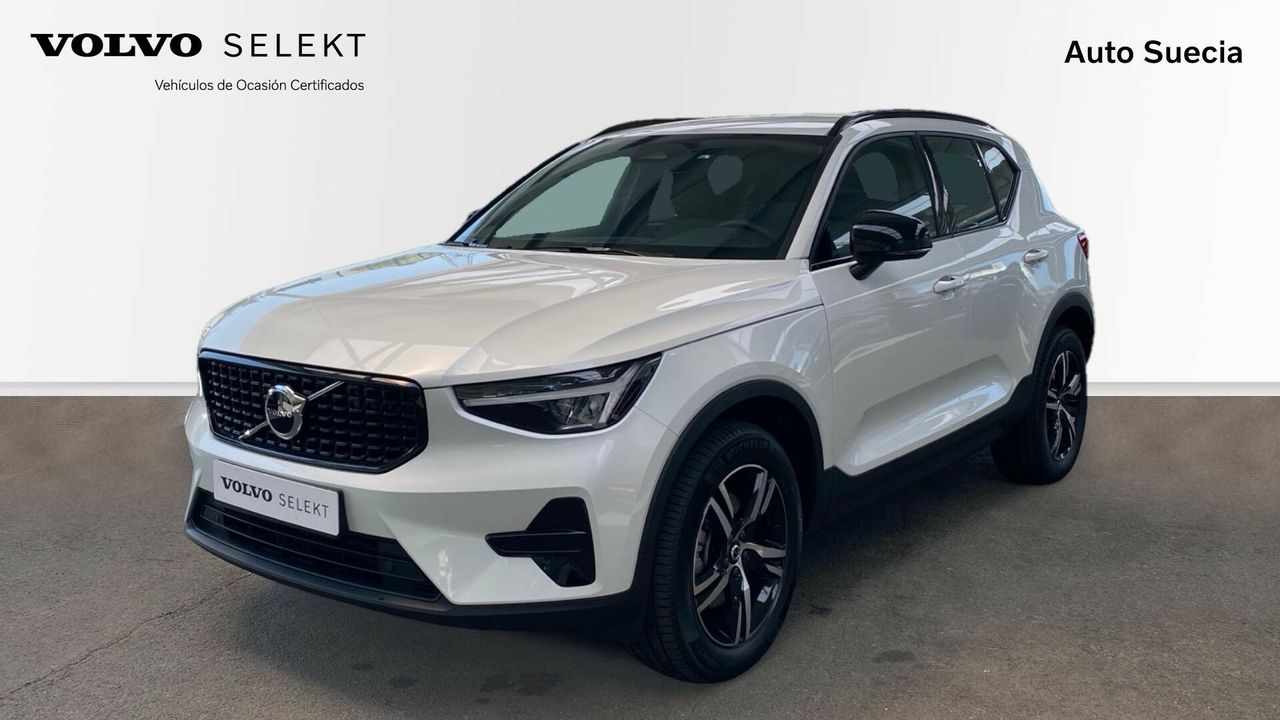 volvo xc40 2025 /