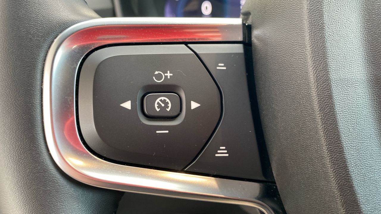 Volvo XC40 2.0 B3 CORE AUTO 5P - foto 17