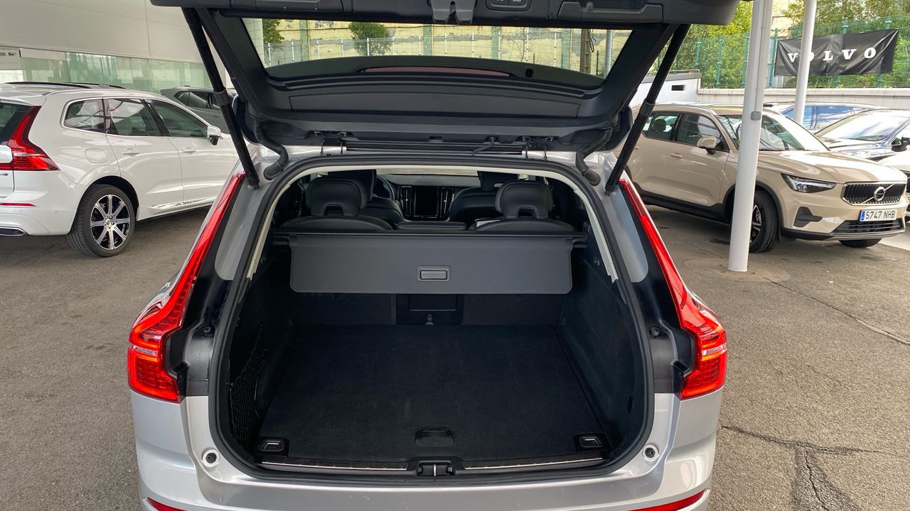 Volvo XC60 2.0 B5 PLUS DARK AT 4WD 5P - foto 14