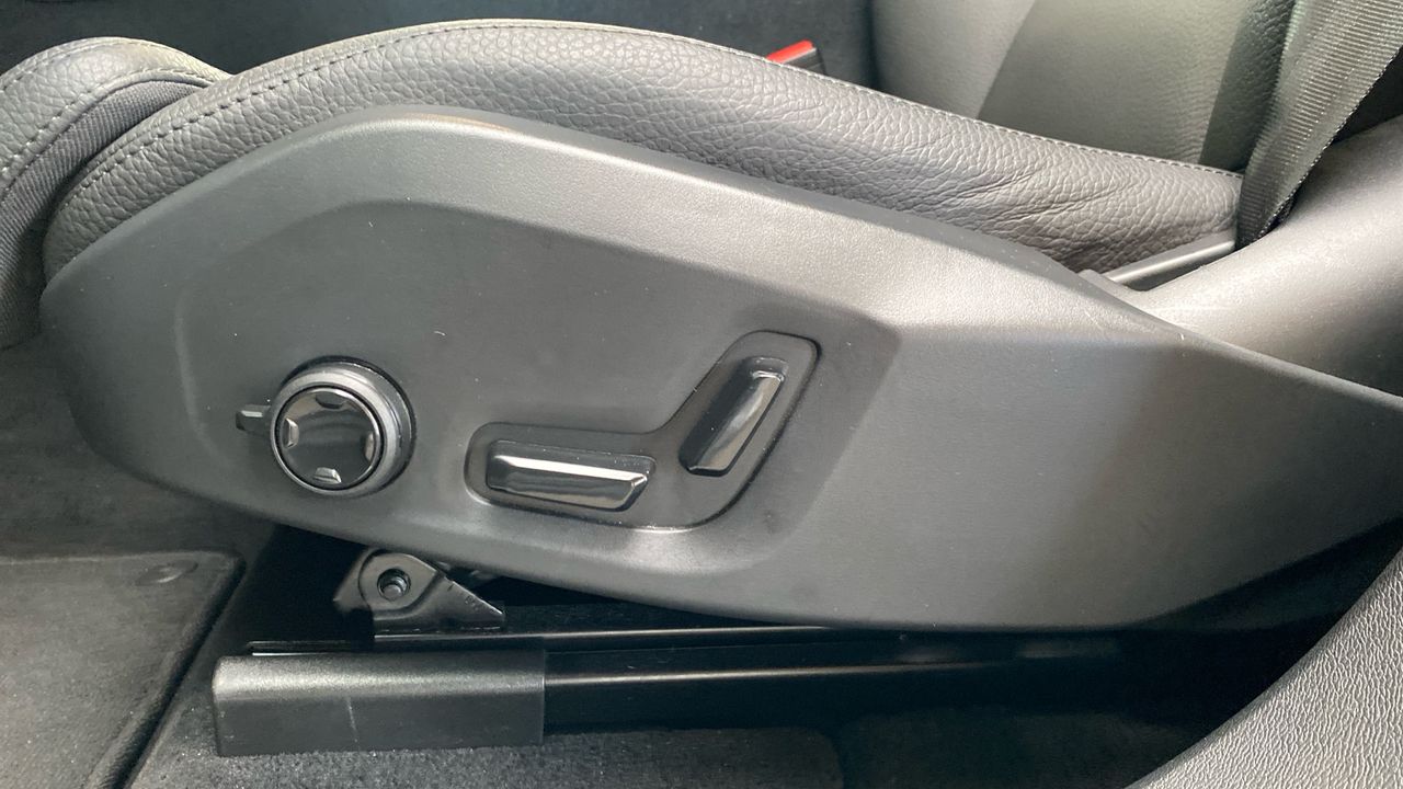 Volvo XC60 2.0 B5 PLUS DARK AT 4WD 5P - foto 15